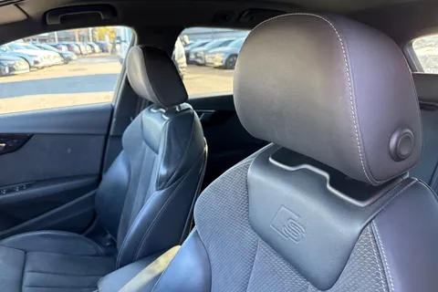 24 of 52 for Audi A4 Avant Avant Black Edition 2.0 TFSI quattro 252 PS S tronic