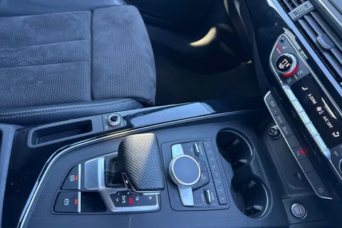 46 of 52 for Audi A4 Avant Avant Black Edition 2.0 TFSI quattro 252 PS S tronic