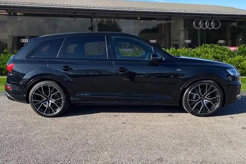 DC73UBS Audi Q7 MY23.5 Black Edition 50 TDI quattro 286 PS tiptronic Thumbnail #4