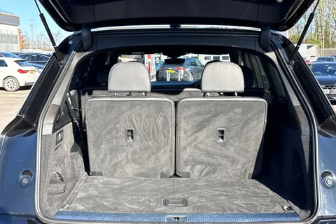 DC73UBS Audi Q7 MY23.5 Black Edition 50 TDI quattro 286 PS tiptronic Thumbnail #8