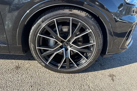 DC73UBS Audi Q7 MY23.5 Black Edition 50 TDI quattro 286 PS tiptronic Thumbnail #11