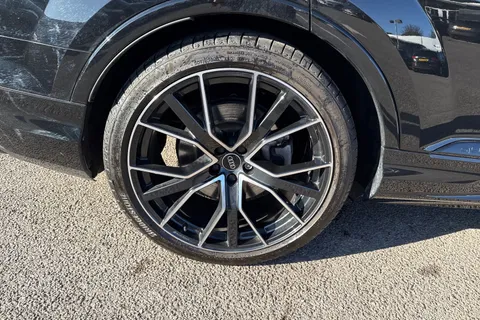 DC73UBS Audi Q7 MY23.5 Black Edition 50 TDI quattro 286 PS tiptronic Thumbnail #12