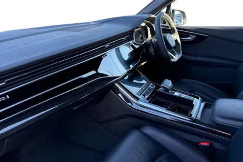DC73UBS Audi Q7 MY23.5 Black Edition 50 TDI quattro 286 PS tiptronic Thumbnail #16