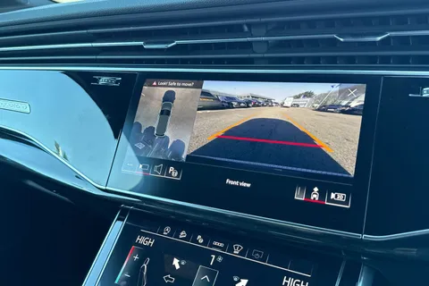 DC73UBS Audi Q7 MY23.5 Black Edition 50 TDI quattro 286 PS tiptronic Thumbnail #32