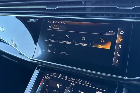 DC73UBS Audi Q7 MY23.5 Black Edition 50 TDI quattro 286 PS tiptronic Thumbnail #38