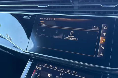 DC73UBS Audi Q7 MY23.5 Black Edition 50 TDI quattro 286 PS tiptronic Thumbnail #40