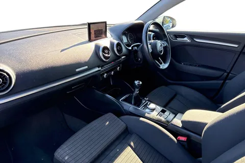 14 of 42 for Audi A3 1.5 TFSI CoD 35 Sport Sportback Euro 6 (s/s) 5dr