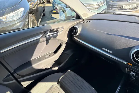 19 of 42 for Audi A3 1.5 TFSI CoD 35 Sport Sportback Euro 6 (s/s) 5dr