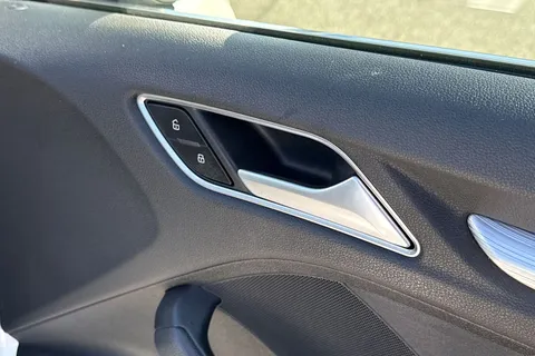 20 of 42 for Audi A3 1.5 TFSI CoD 35 Sport Sportback Euro 6 (s/s) 5dr