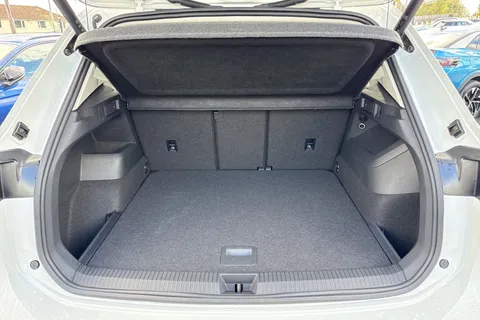 GD75NFM Volkswagen Tiguan 2.0 TDI Match 5dr DSG Thumbnail #8