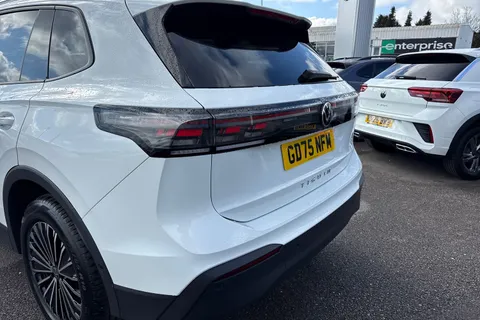 GD75NFM Volkswagen Tiguan 2.0 TDI Match 5dr DSG Thumbnail #9