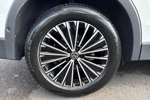 GD75NFM Volkswagen Tiguan 2.0 TDI Match 5dr DSG Thumbnail #14