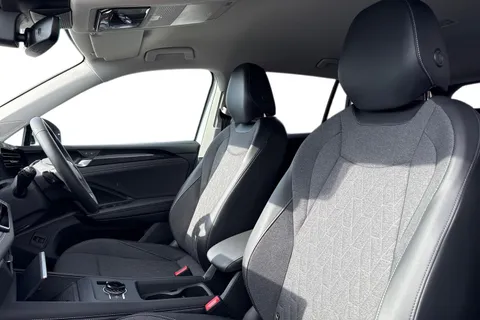 GD75NFM Volkswagen Tiguan 2.0 TDI Match 5dr DSG Thumbnail #17