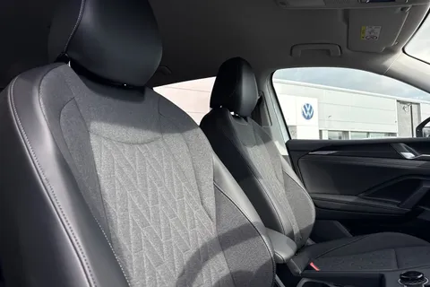 GD75NFM Volkswagen Tiguan 2.0 TDI Match 5dr DSG Thumbnail #25