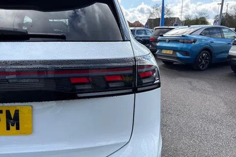 GD75NFM Volkswagen Tiguan 2.0 TDI Match 5dr DSG Thumbnail #27