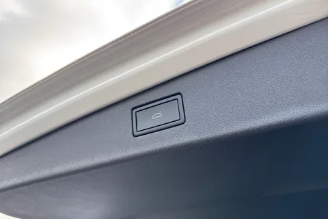 GD75NFM Volkswagen Tiguan 2.0 TDI Match 5dr DSG Thumbnail #29