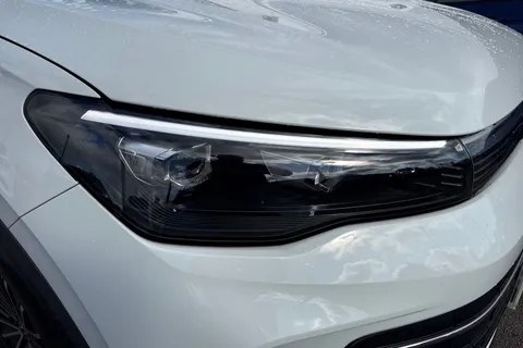 GD75NFM Volkswagen Tiguan 2.0 TDI Match 5dr DSG Thumbnail #32