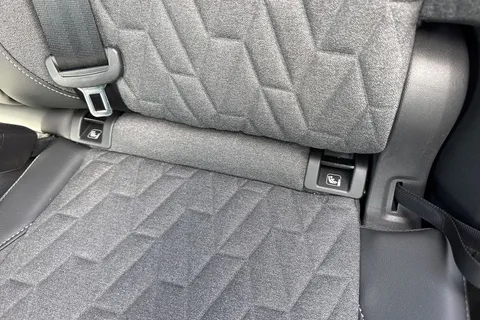 GD75NFM Volkswagen Tiguan 2.0 TDI Match 5dr DSG Thumbnail #37