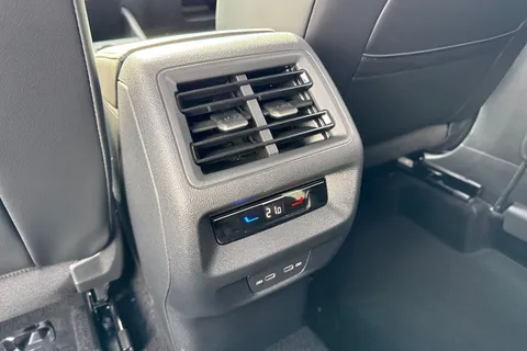 GD75NFM Volkswagen Tiguan 2.0 TDI Match 5dr DSG Thumbnail #38