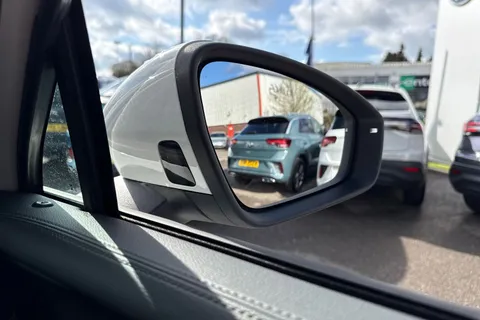 GD75NFM Volkswagen Tiguan 2.0 TDI Match 5dr DSG Thumbnail #41