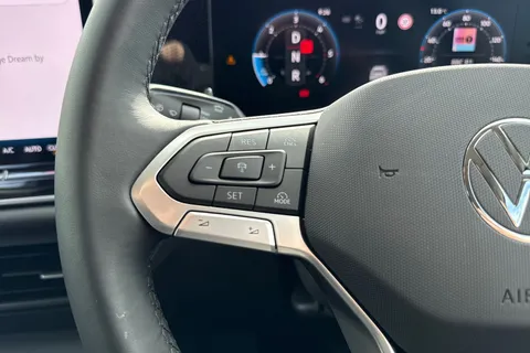 GD75NFM Volkswagen Tiguan 2.0 TDI Match 5dr DSG Thumbnail #46