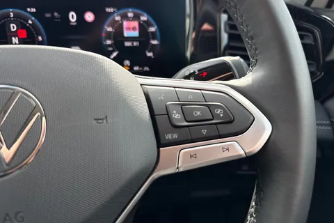 GD75NFM Volkswagen Tiguan 2.0 TDI Match 5dr DSG Thumbnail #47