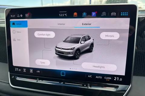 GD75NFM Volkswagen Tiguan 2.0 TDI Match 5dr DSG Thumbnail #54