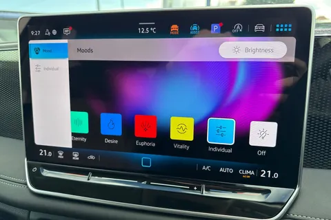 GD75NFM Volkswagen Tiguan 2.0 TDI Match 5dr DSG Thumbnail #55