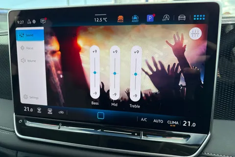 GD75NFM Volkswagen Tiguan 2.0 TDI Match 5dr DSG Thumbnail #56