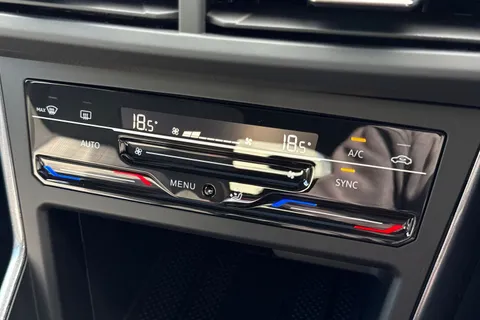 GJ75EKB Volkswagen Polo 2.0 TSI GTI 5dr DSG ⭐Rear Camera, Sunroof, Grey Dash, 18' 'Faro' Alloys⭐ Thumbnail #20