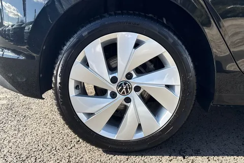 GJ74UKN Volkswagen Golf 1.5 TSI Match 5dr Thumbnail #11