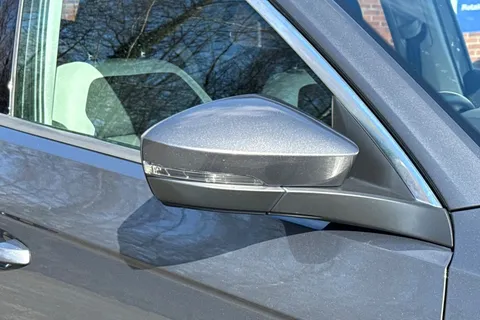 PN18UPL Volkswagen T-Roc 1.5 TSI EVO SEL Euro 6 (s/s) 5dr Thumbnail #29