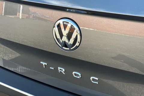 PN18UPL Volkswagen T-Roc 1.5 TSI EVO SEL Euro 6 (s/s) 5dr Thumbnail #33