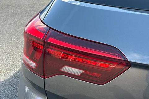 PN18UPL Volkswagen T-Roc 1.5 TSI EVO SEL Euro 6 (s/s) 5dr Thumbnail #34