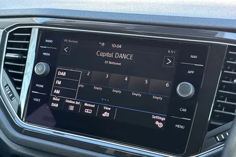 PN18UPL Volkswagen T-Roc 1.5 TSI EVO SEL Euro 6 (s/s) 5dr Thumbnail #45