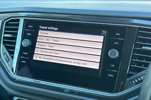 PN18UPL Volkswagen T-Roc 1.5 TSI EVO SEL Euro 6 (s/s) 5dr Thumbnail #46