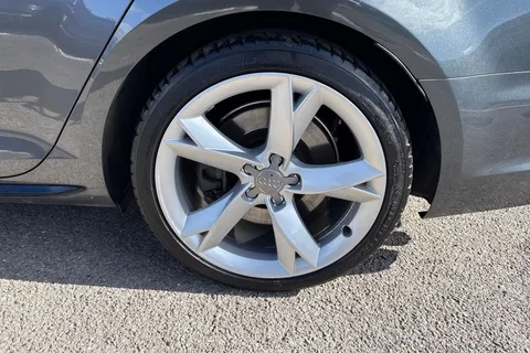 FD67SDZ Audi A4 Black Edition 2.0 TFSI quattro 252 PS S tronic Thumbnail #12