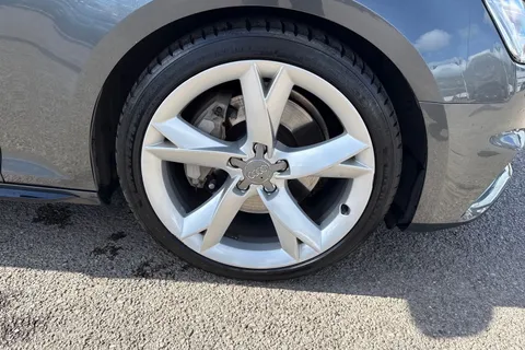 FD67SDZ Audi A4 Black Edition 2.0 TFSI quattro 252 PS S tronic Thumbnail #13