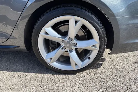 FD67SDZ Audi A4 Black Edition 2.0 TFSI quattro 252 PS S tronic Thumbnail #14