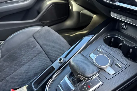 FD67SDZ Audi A4 Black Edition 2.0 TFSI quattro 252 PS S tronic Thumbnail #21