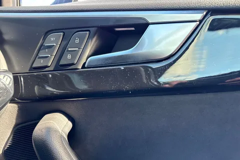 FD67SDZ Audi A4 Black Edition 2.0 TFSI quattro 252 PS S tronic Thumbnail #22