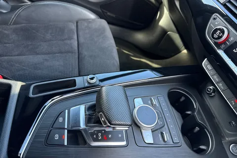 FD67SDZ Audi A4 Black Edition 2.0 TFSI quattro 252 PS S tronic Thumbnail #24