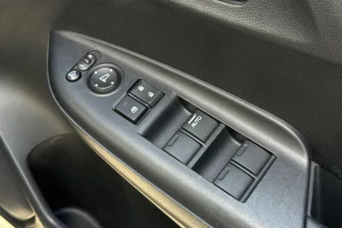 MK18VSG Honda Jazz 1.5 i-VTEC Sport Navi 5dr Thumbnail #24