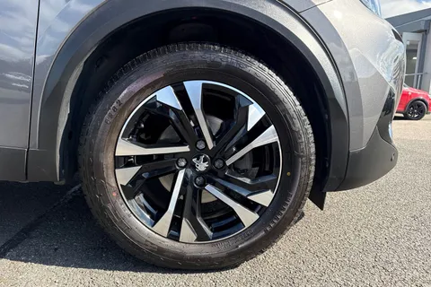 BT70FZW PEUGEOT 2008 1.2 PureTech 130 Allure Premium 5dr EAT8 Thumbnail #11