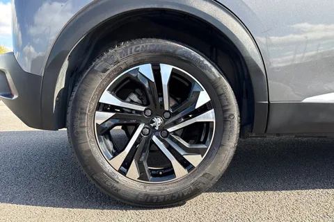 BT70FZW PEUGEOT 2008 1.2 PureTech 130 Allure Premium 5dr EAT8 Thumbnail #12