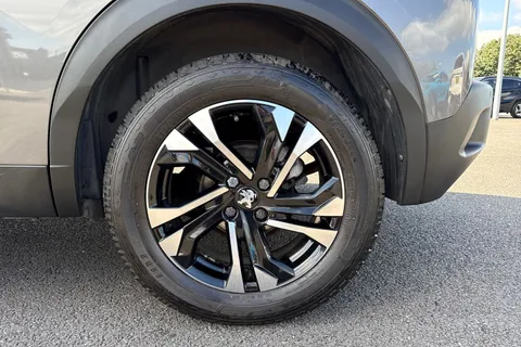 BT70FZW PEUGEOT 2008 1.2 PureTech 130 Allure Premium 5dr EAT8 Thumbnail #14