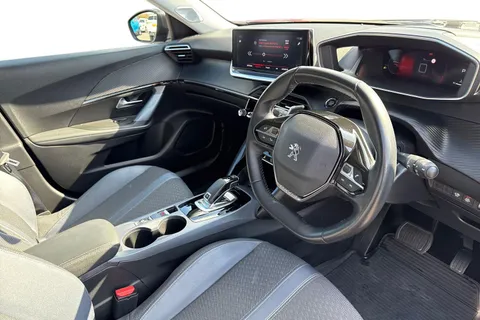 BT70FZW PEUGEOT 2008 1.2 PureTech 130 Allure Premium 5dr EAT8 Thumbnail #15