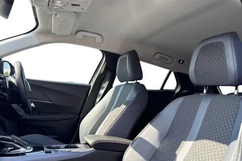 BT70FZW PEUGEOT 2008 1.2 PureTech 130 Allure Premium 5dr EAT8 Thumbnail #17