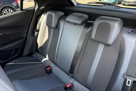 BT70FZW PEUGEOT 2008 1.2 PureTech 130 Allure Premium 5dr EAT8 Thumbnail #20