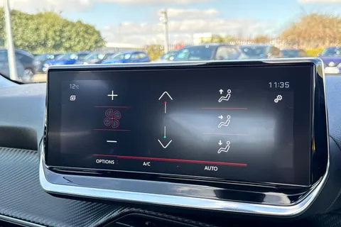 BT70FZW PEUGEOT 2008 1.2 PureTech 130 Allure Premium 5dr EAT8 Thumbnail #23